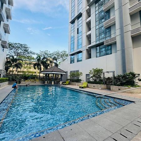 Studio At Viceroy T4 Florence Way Manila Ngoại thất bức ảnh