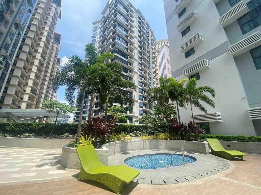 Studio At Viceroy T4 Florence Way Manila Ngoại thất bức ảnh